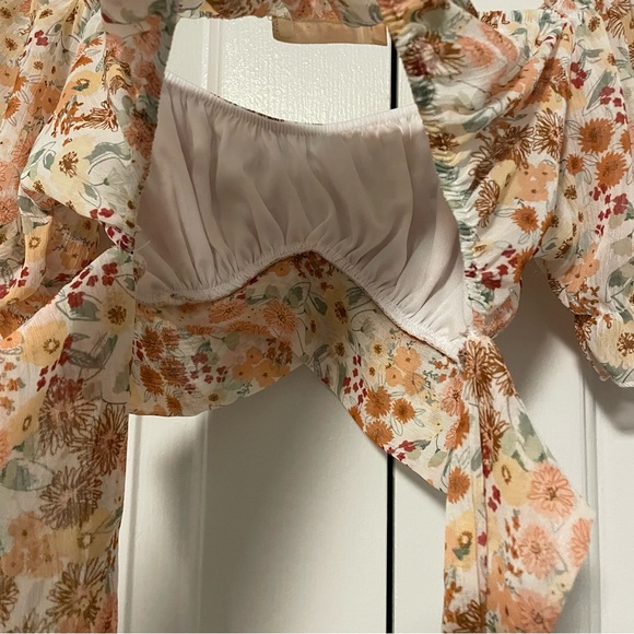 Altar’s State Amora Floral Puff Sleeve Tie Crop Top - Picture 3 of 6
